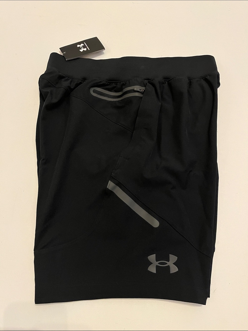 Under Armour Unstoppable Shorts Mens M fitted Water Repellent Storm Black $80